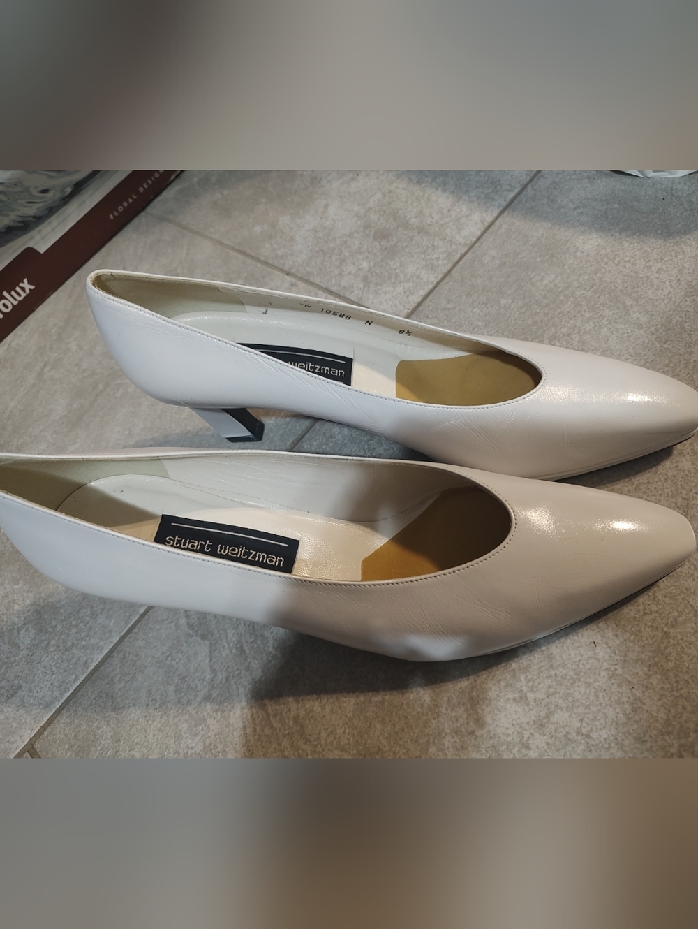 Stuart Weitzman White Leather Mid Heel Pumps